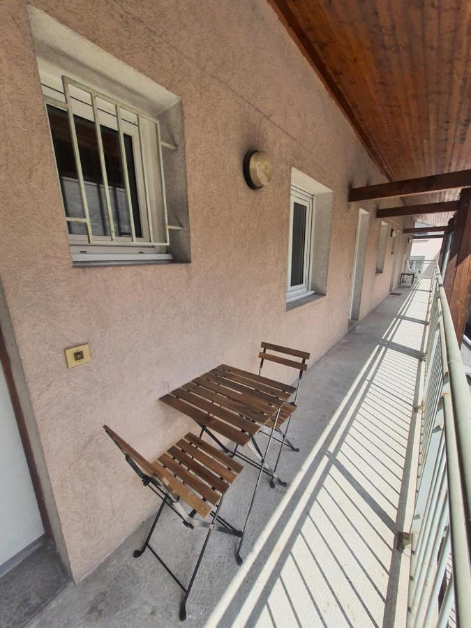 Studio Au Calme Espace Exterieur Parking Gratuit Dans La Rue Grenoble Dış mekan fotoğraf